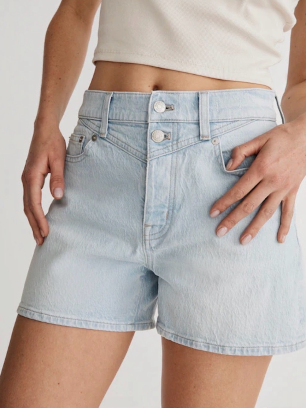 Madewell Mom Jean High-Rise Shorts in Essen Wash: Yoke Edition